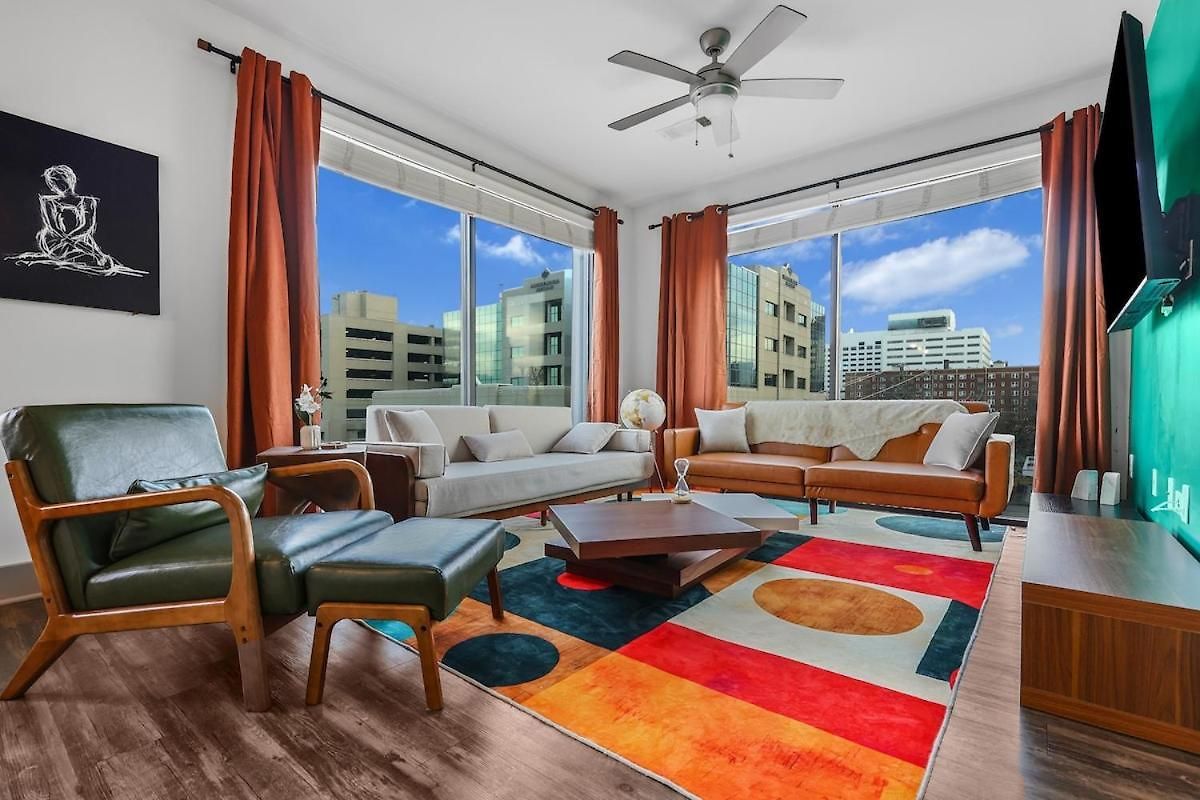 Apartment Mid-century Sunlit - Min To Brdwy - Parking