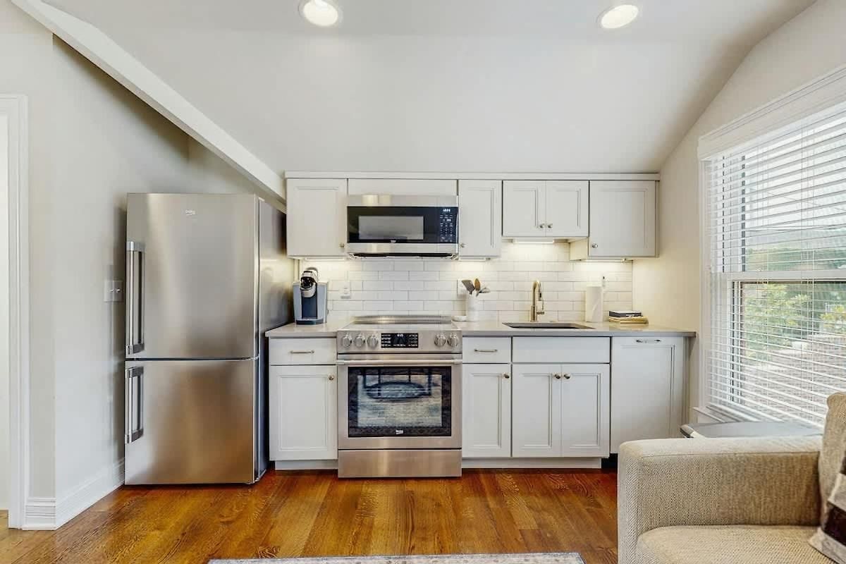 Modern Downtown Escape Modern Decor Fast Wifi Apartment