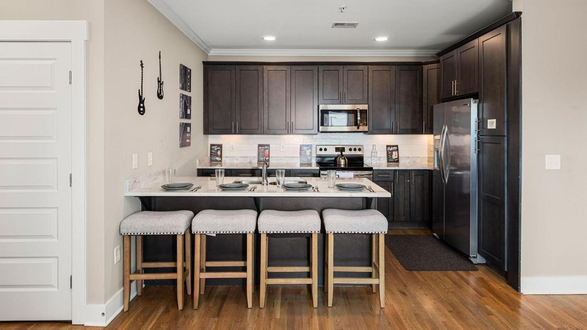 Apartment Great Location 2 Bedroom Minutes To Downtown
