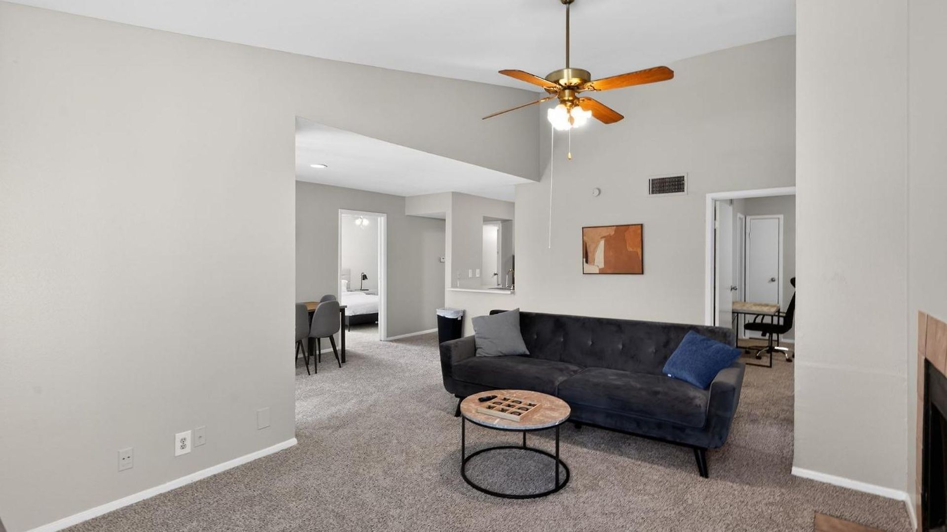 Apartment Modern Minutes From Downtown *