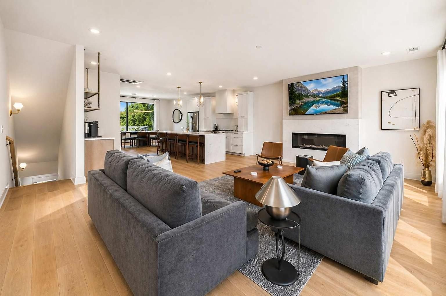 Modern 4br Townhouse Rooftop Lounge *