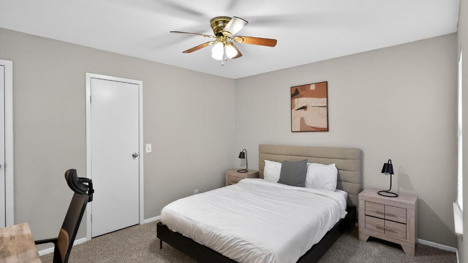 Modern Minutes From Downtown