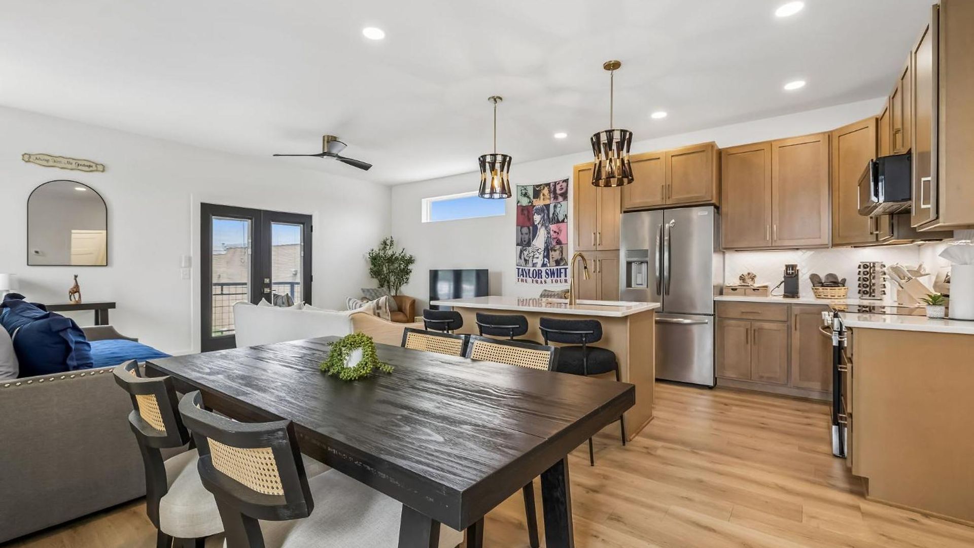 Modern Townhome With Garage & Ev Charger Nashville
