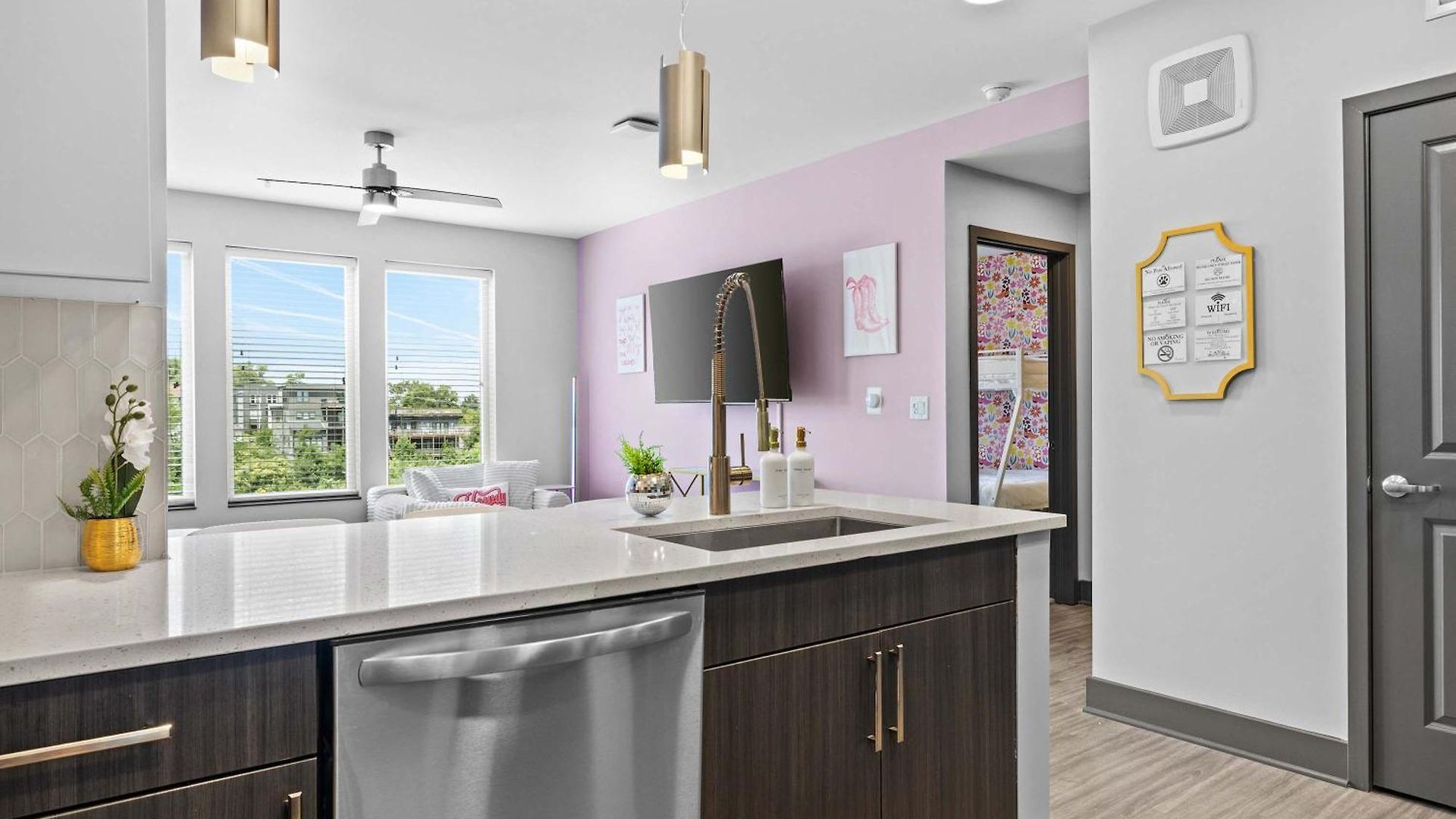Vibrant Retreat Pool And Glam Apartment *