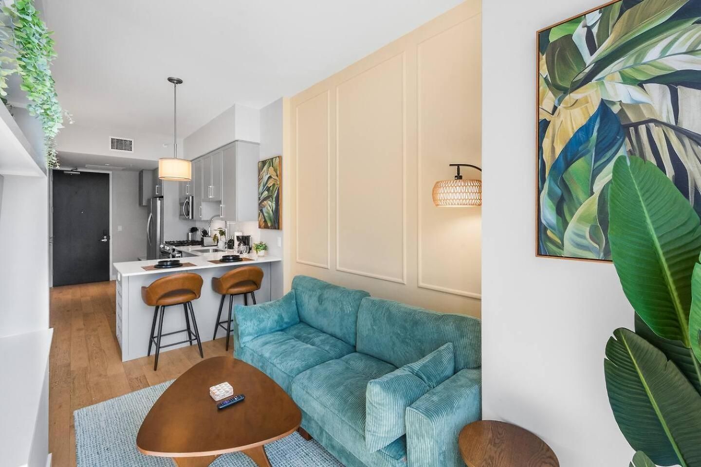 Apartment Luxury Pool, Gym & Lounge + Free Parking *