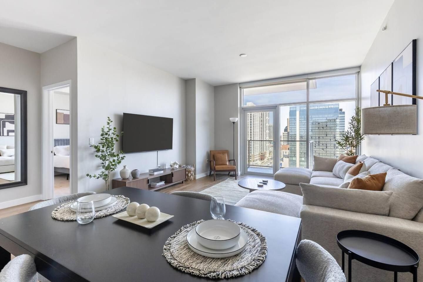 Apartment Skyline Views Gulch For 2, Private Balcony