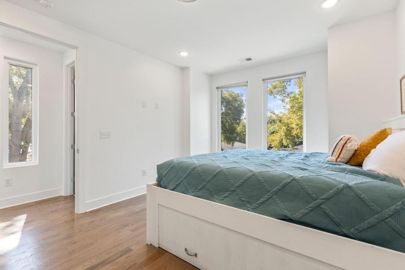Apartment Ave Sleeps 8 2 Master Huge Parking