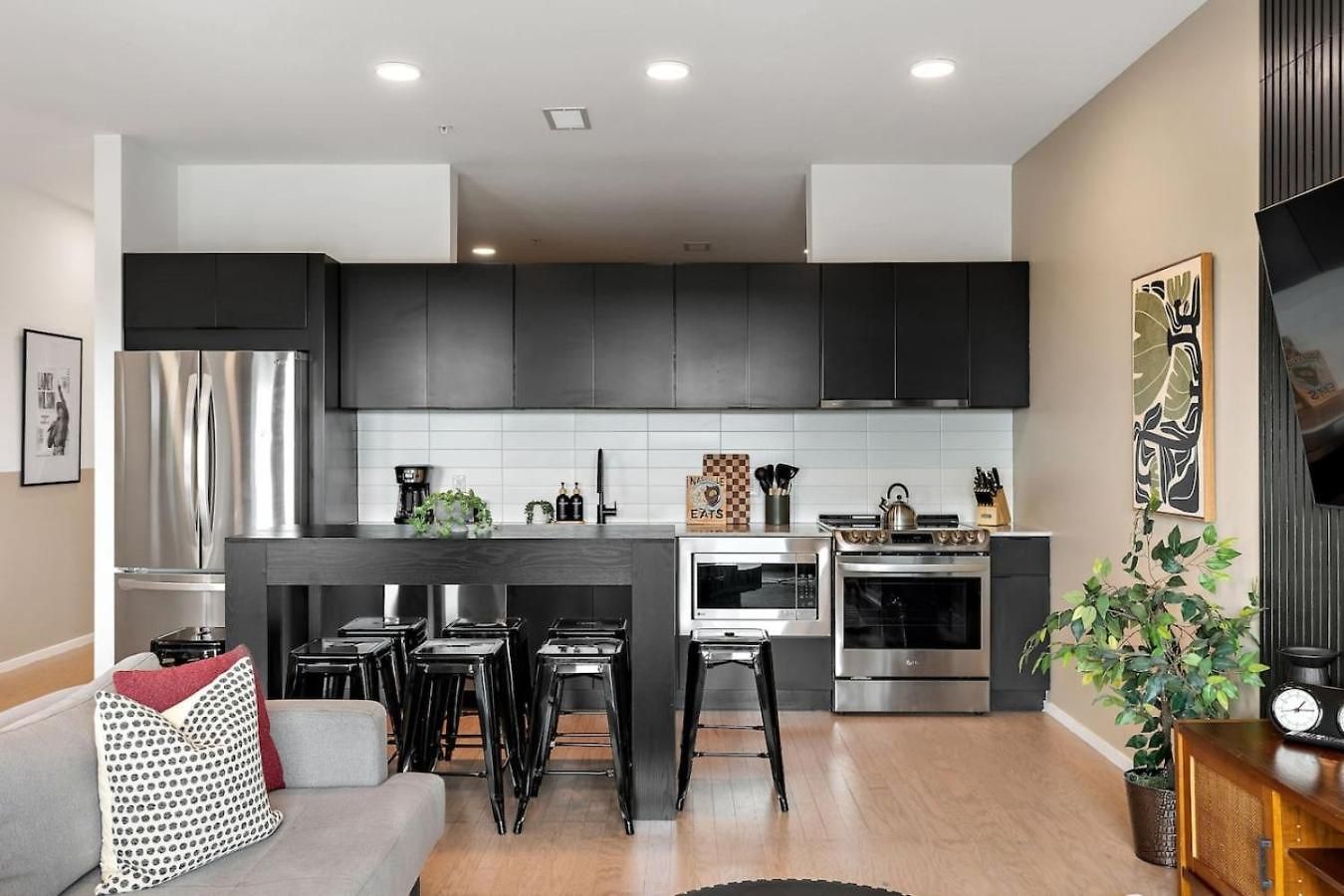 River View Luxury With Garage, Walk To Downtown Nashville
