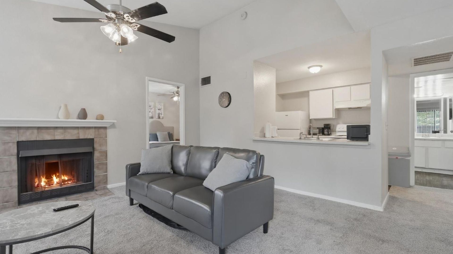 Cozy Retreat Near Airport & Hotspots Apartment *