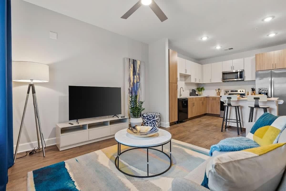 Spacious 2br N Gulch Walk To Broadway & Rooftops * Nashville