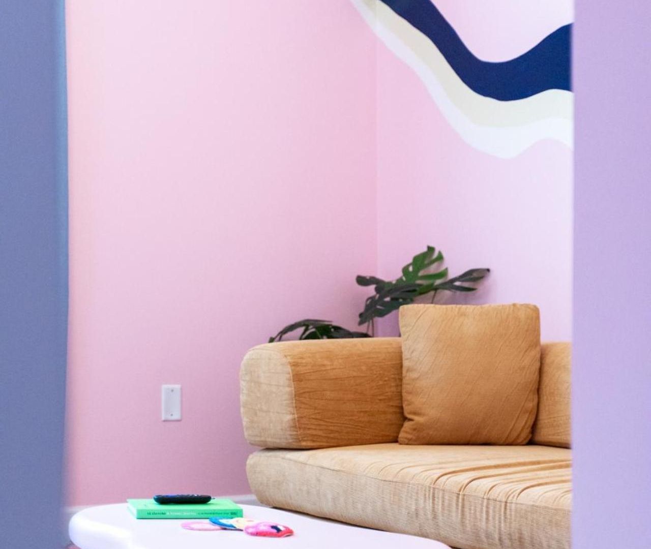Apartment Colorful Escape Minutes From Broadway *