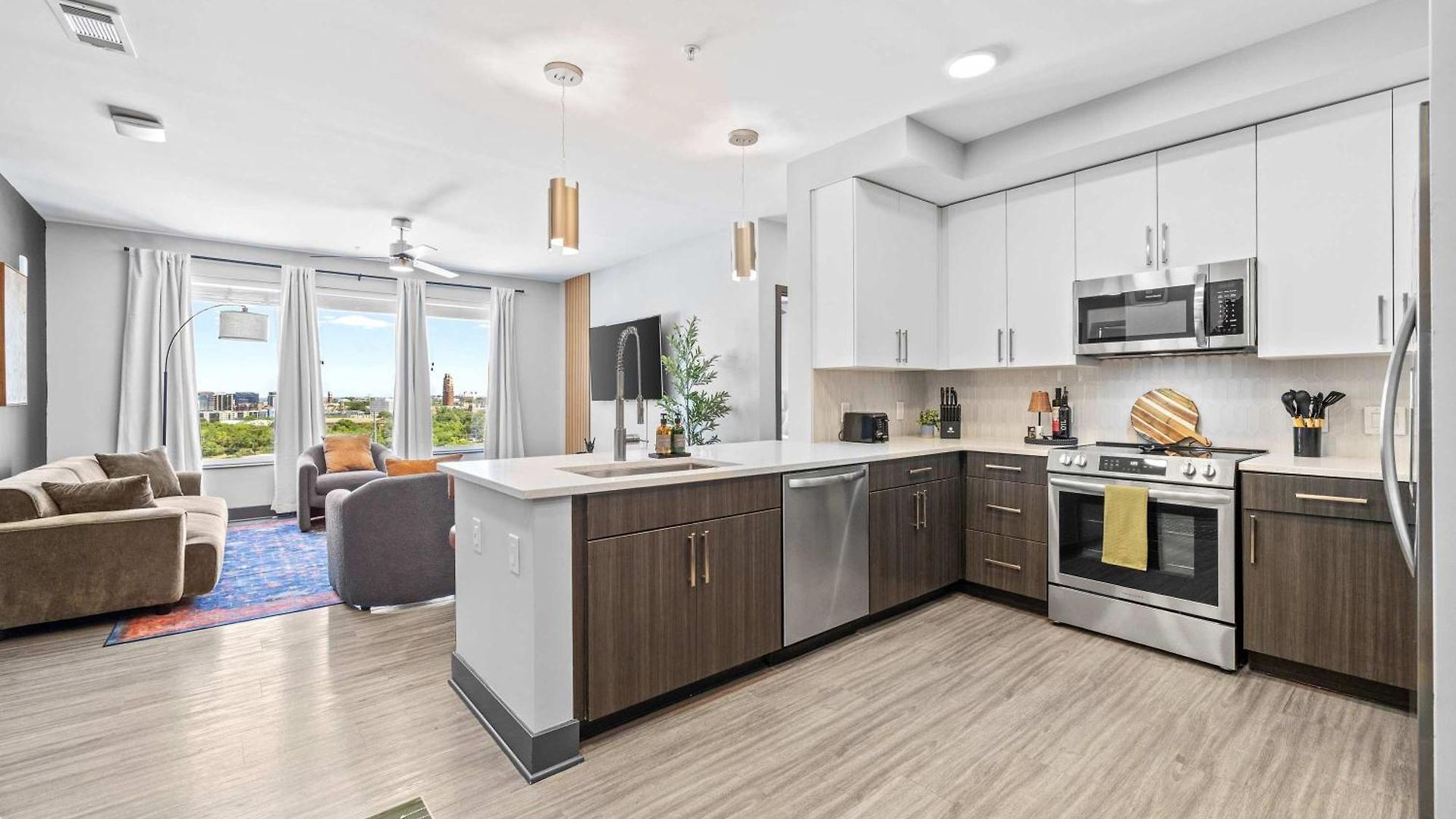 Stylish 2br W Skyline Views Apartment Nashville