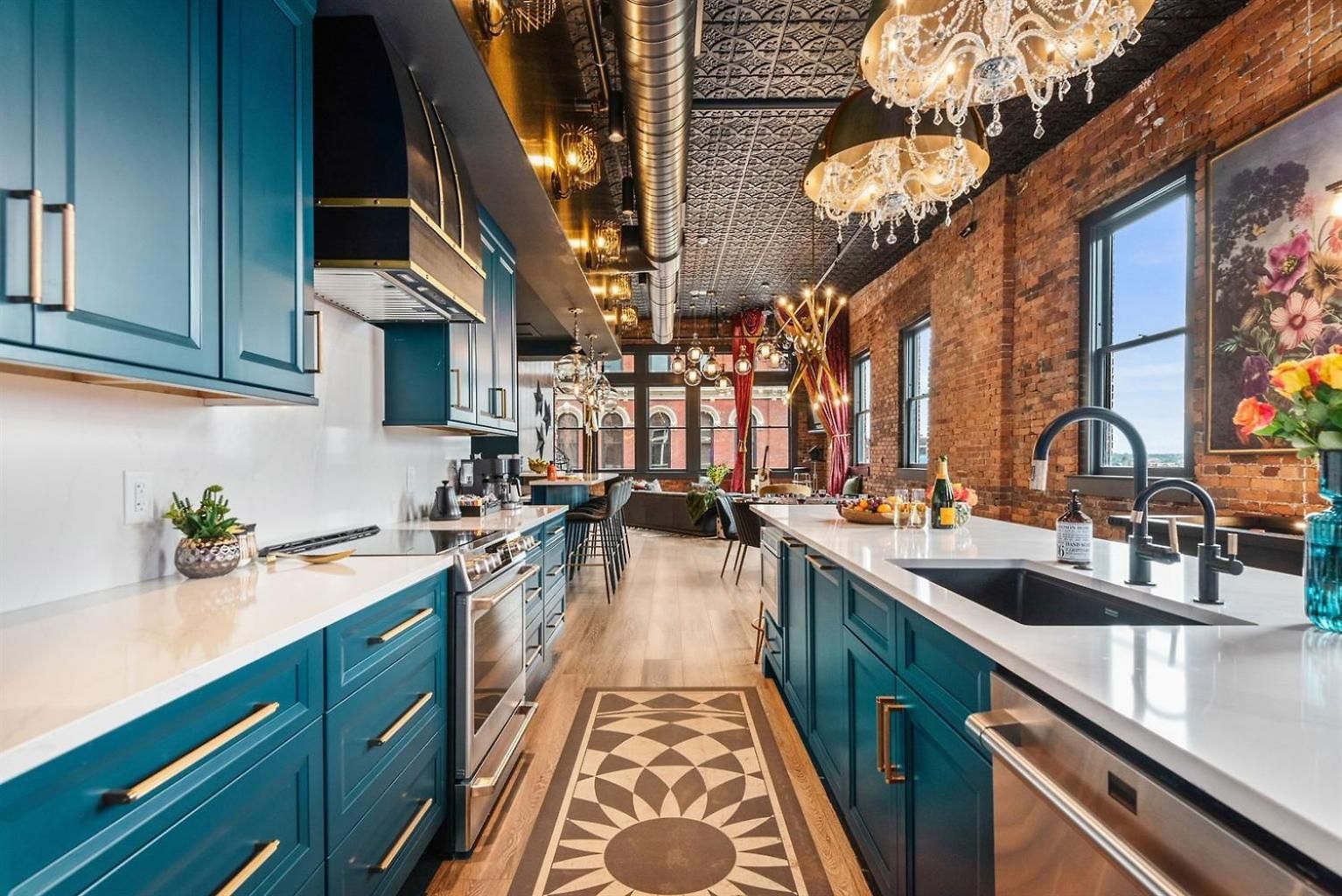 The Songbird-luxury Penthouse Steps To Broadway *