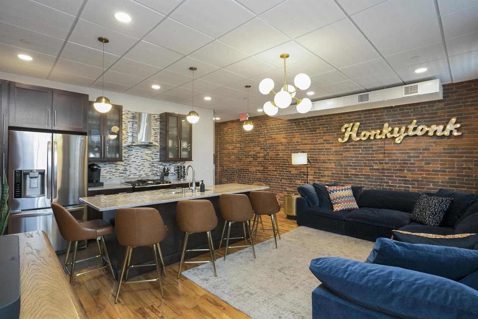 Holiday home The Honky Tonk 2 Blocks To Broadway,printers Alley Nashville