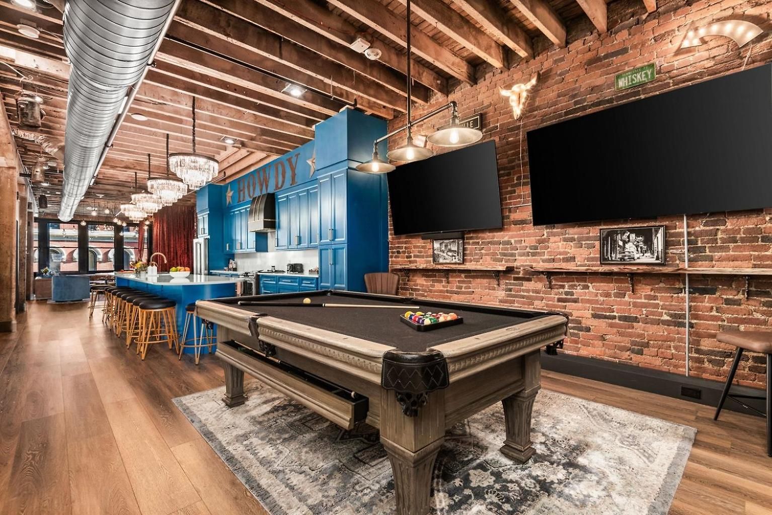 The Velvet Vault-luxury Downtown Loft With River View & Walk To Broadway Holiday home Nashville