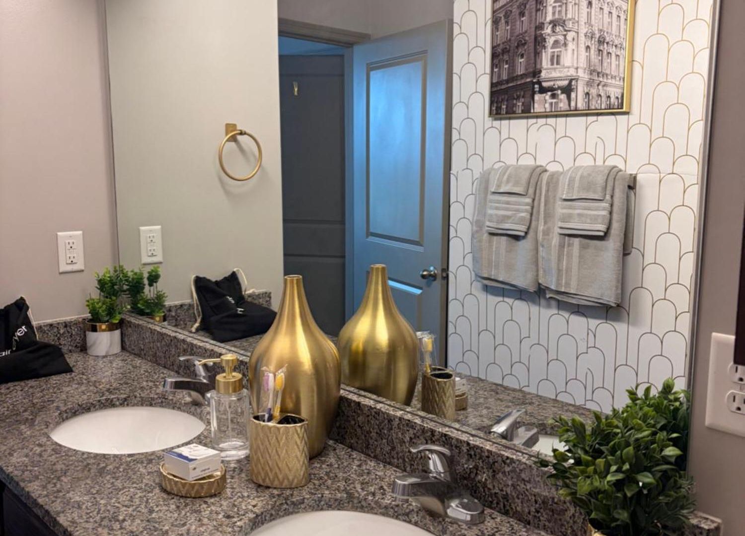 Wealthyrich Luxury 5 Min From Downtown Apartment
