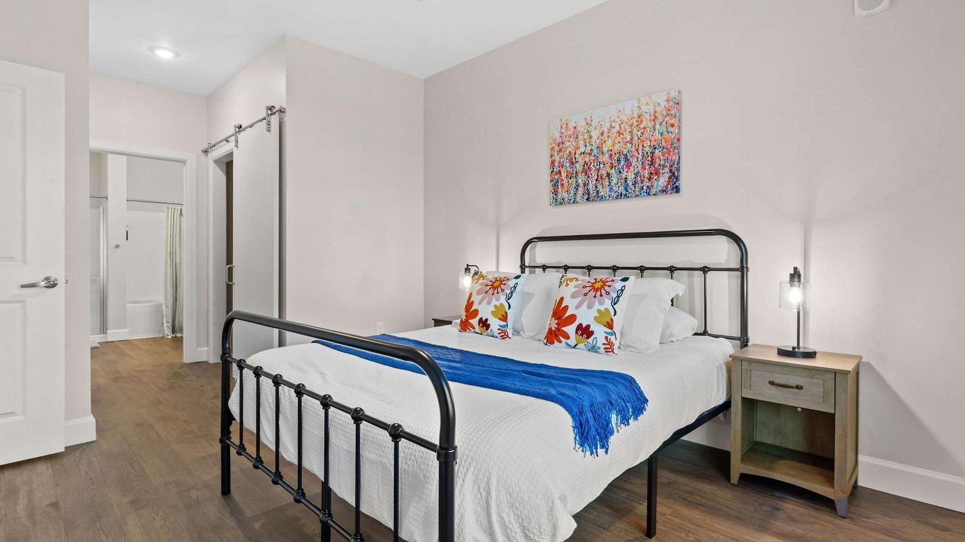 Apartment 2br Near Broadway W Fireplace & Pool *