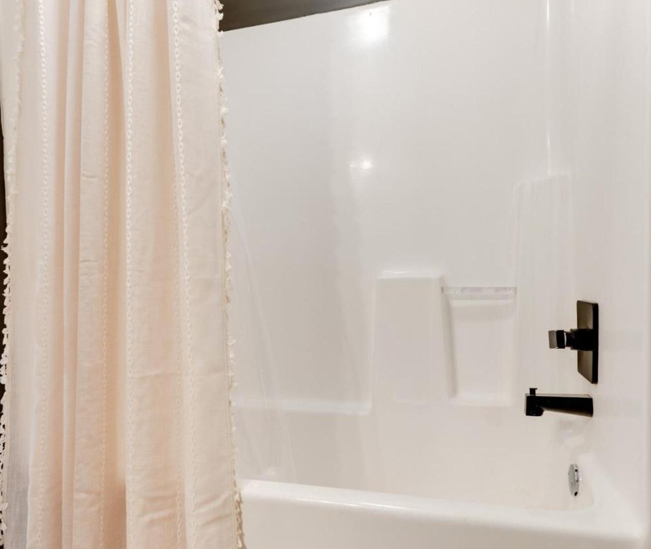 Game Day Getaway, Vols-themed Near Vanderbilt * Nashville