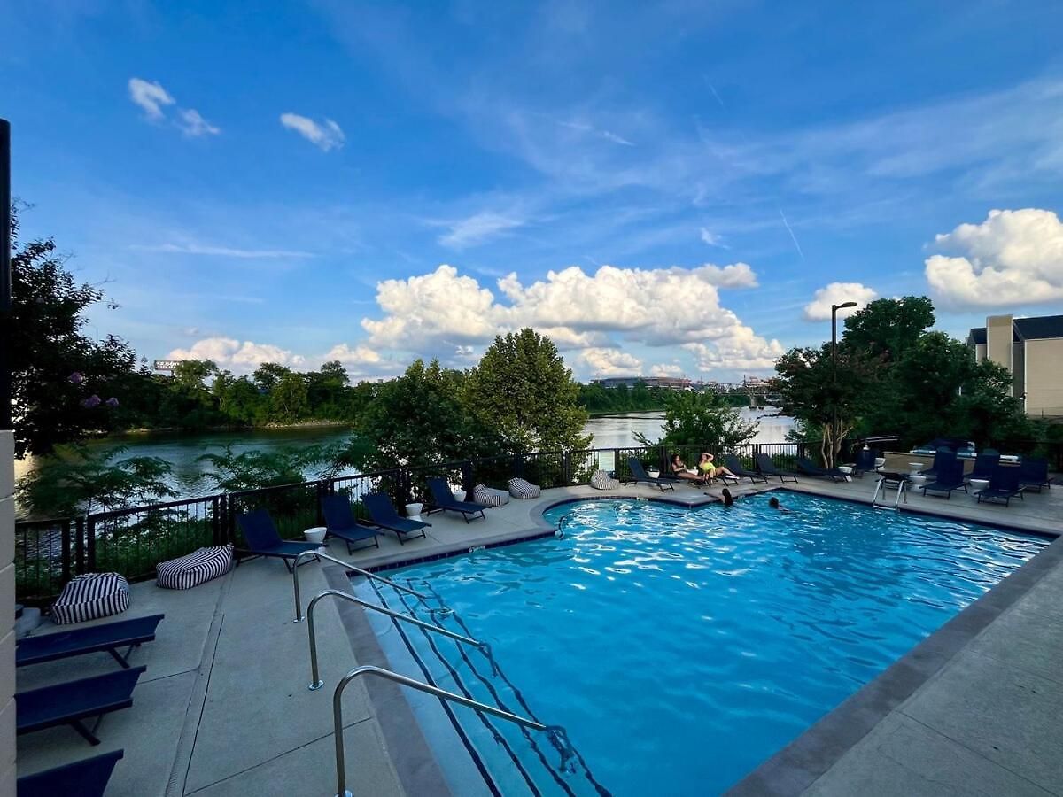 Riverside Rhythm! Waterfront & Walk To Broadway! * Nashville