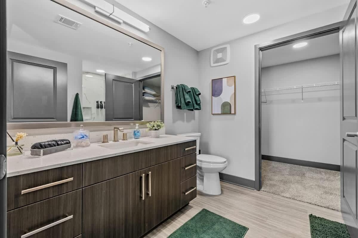 Modern 2br Retreat Sylvan Park Near Broadway Apartment *
