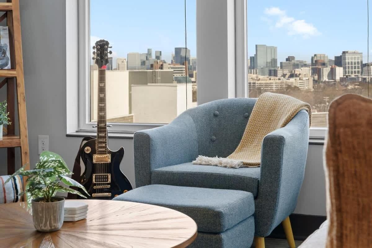Stylish 2br Near Sylvan Park- Music Views *
