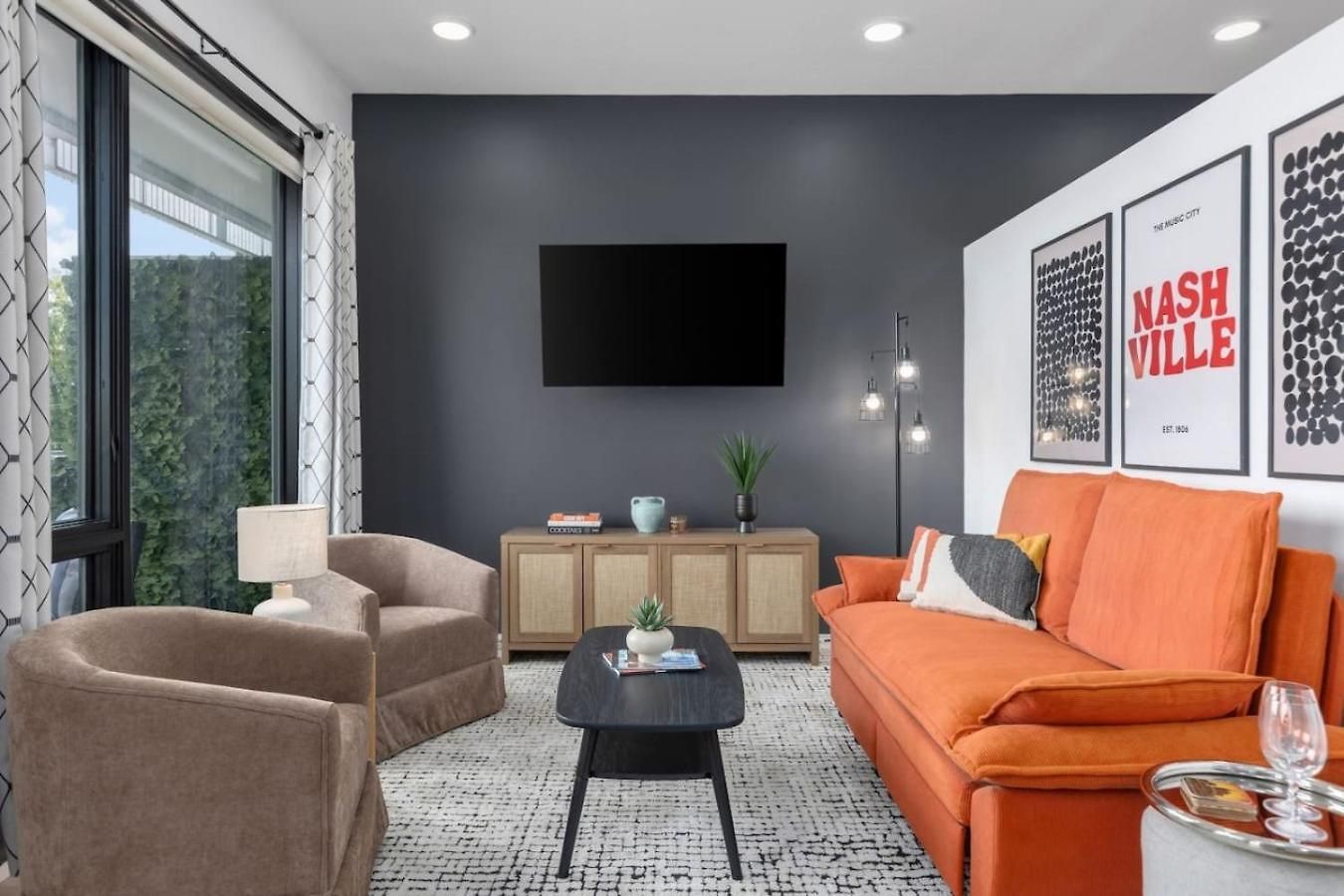 Apartment Modern Gulch Getaway With Pool, Garage And Balcony