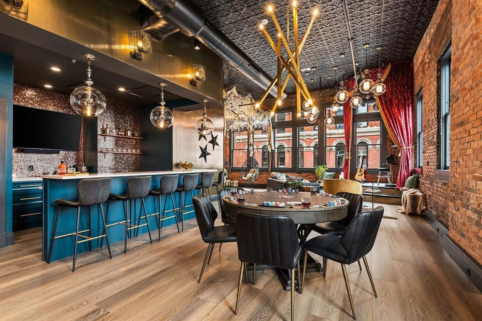 The Songbird-luxury Penthouse Steps To Broadway *