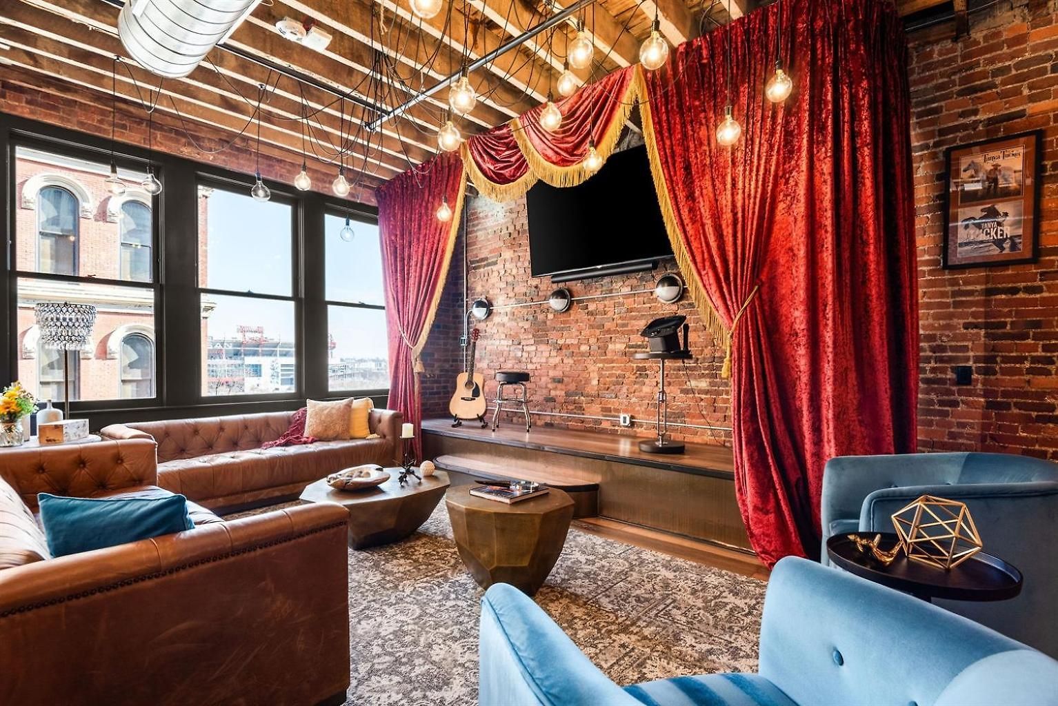 Holiday home The Velvet Vault-luxury Downtown Loft With River View & Walk To Broadway *