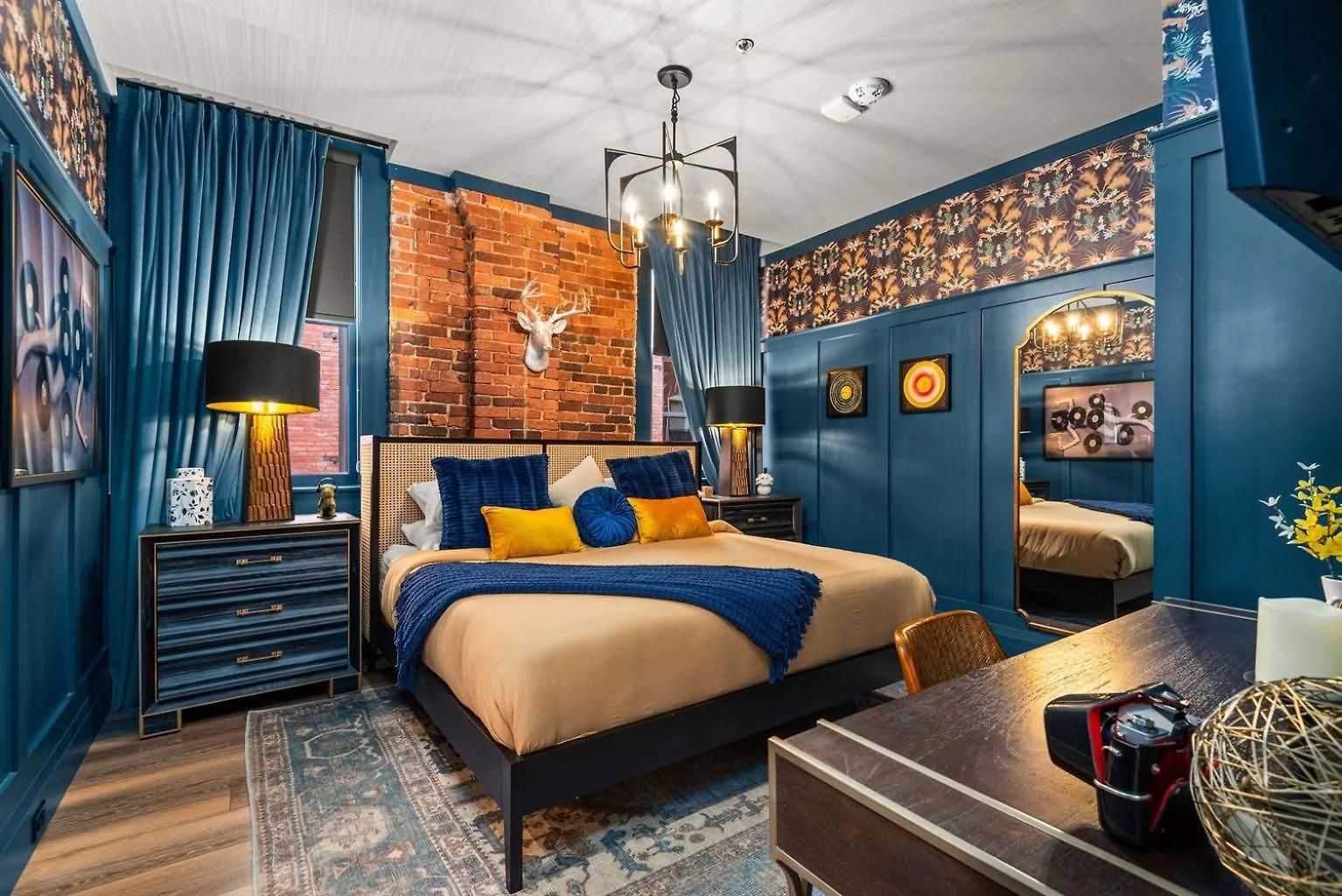 The Velvet Vault-luxury Downtown Loft With River View & Walk To Broadway Nashville