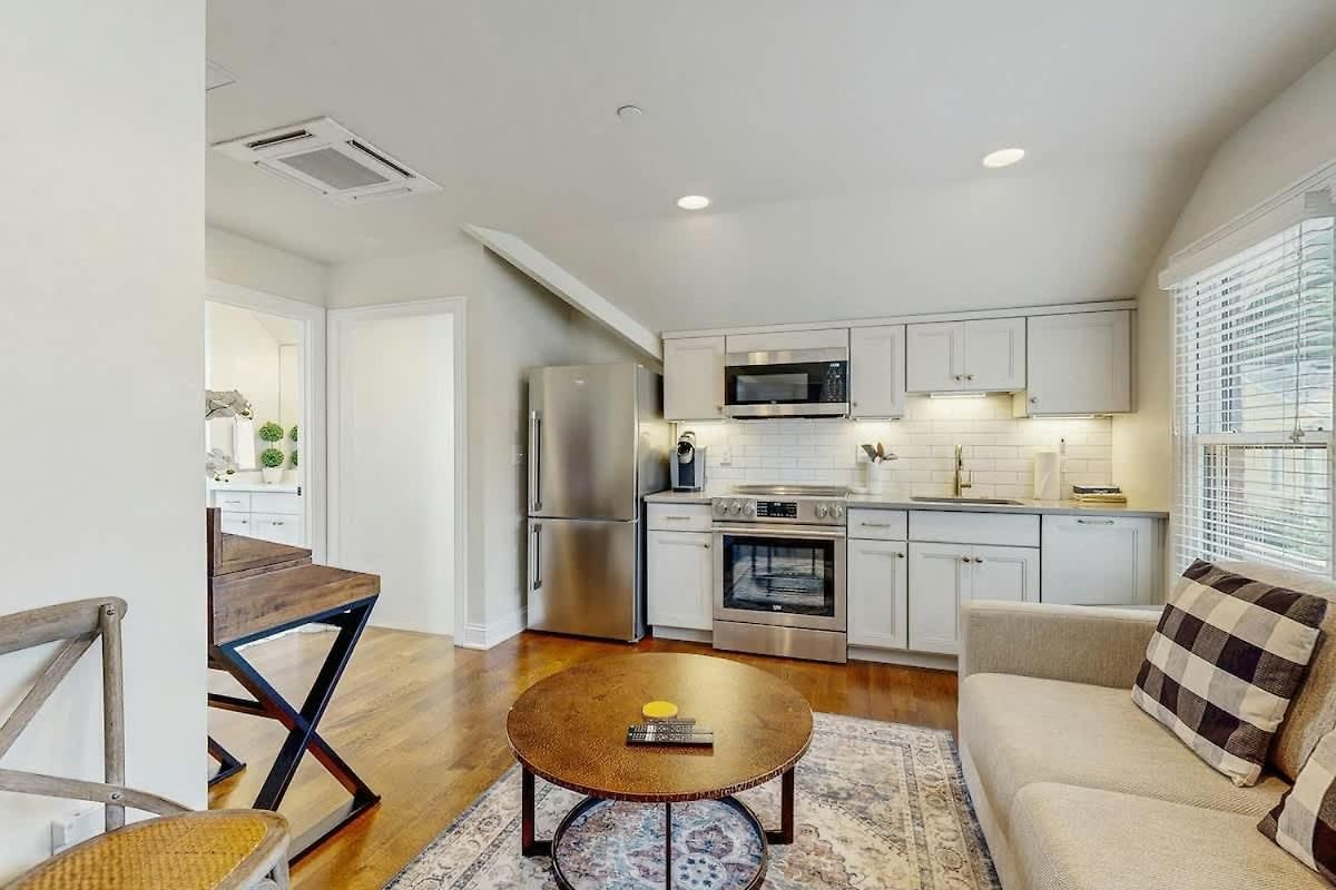 Modern Downtown Escape Modern Decor Fast Wifi Apartment Nashville