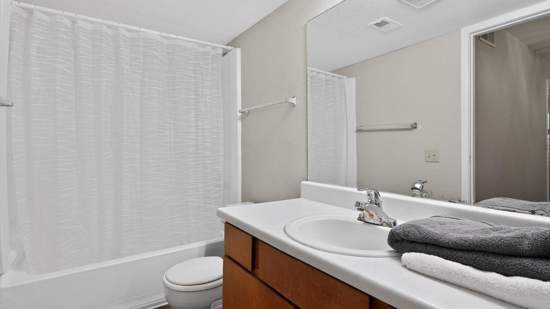 Apartment Relaxing 2br With Easy Access *