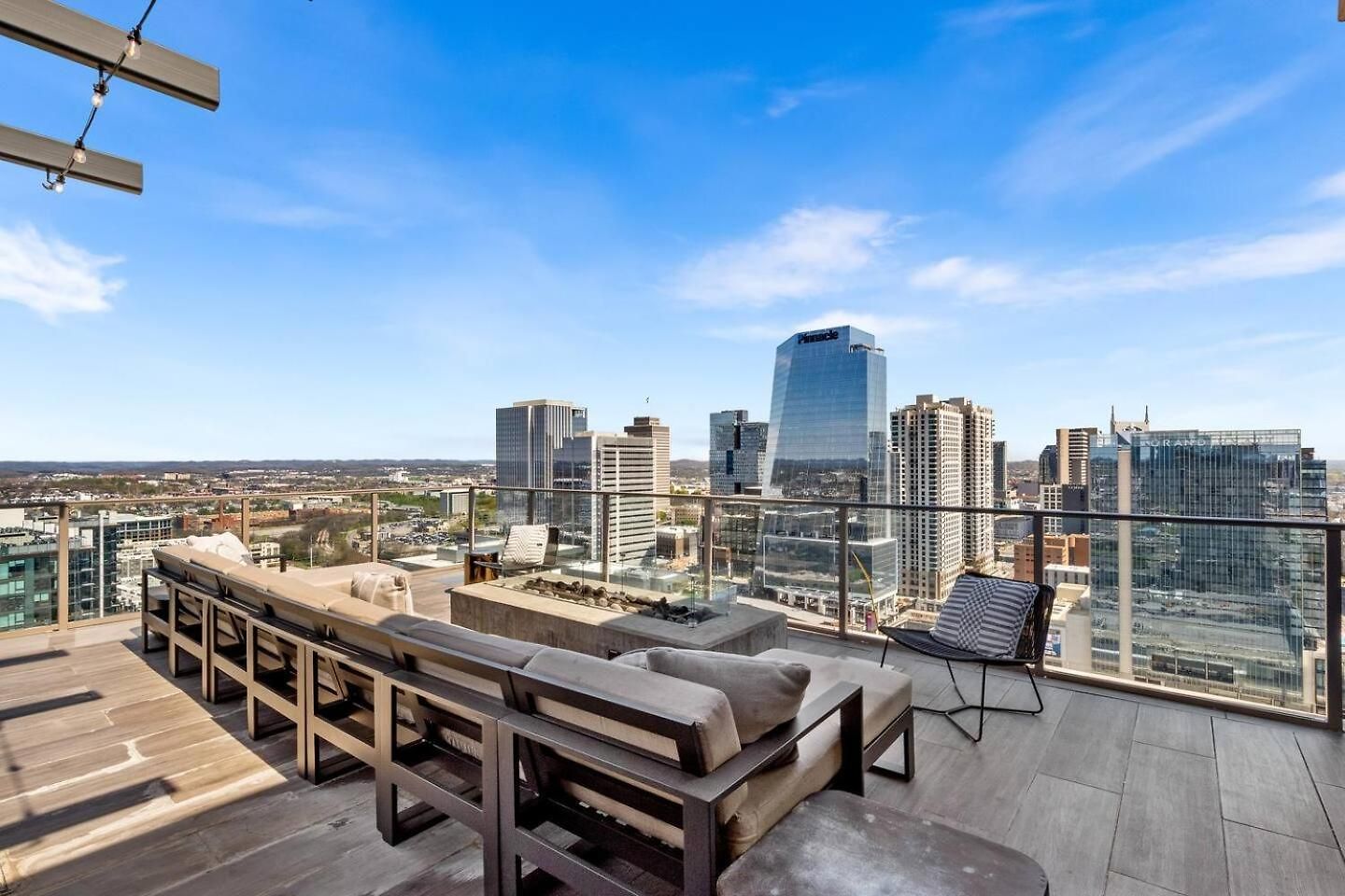 Music For 2 Gulch, Pool & Whole Foods Apartment