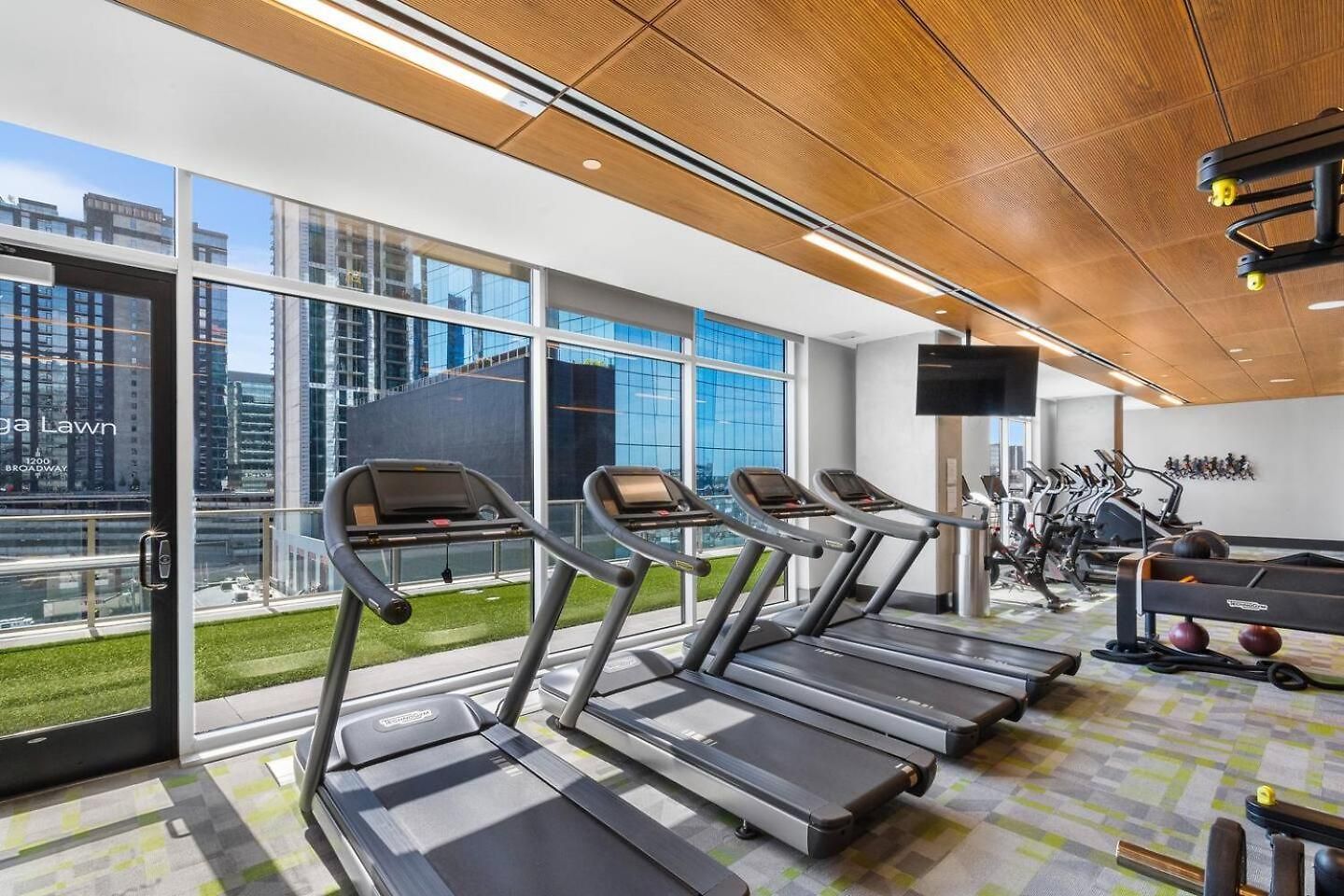 Skyline Views Gulch For 2, Private Balcony Nashville
