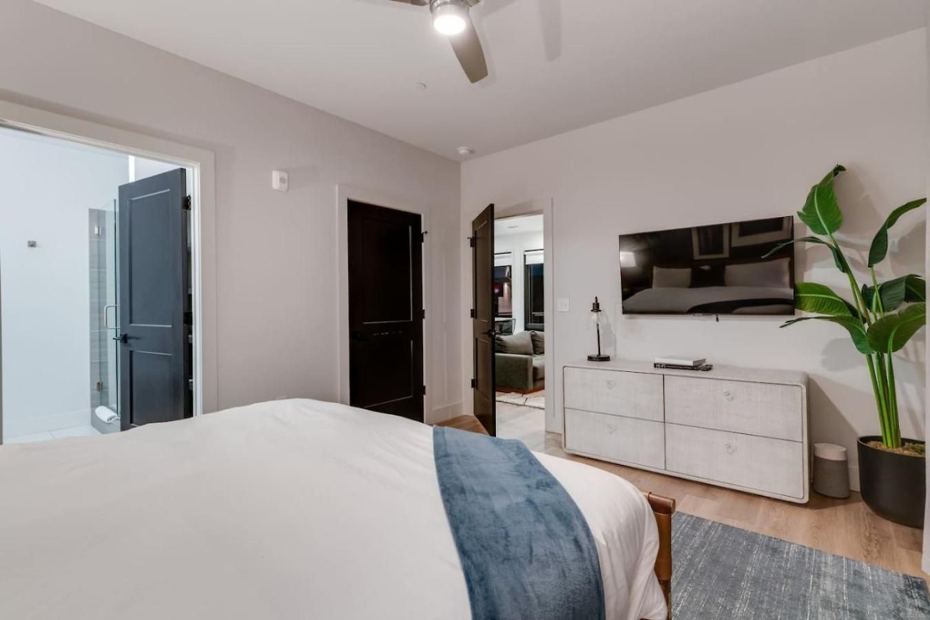Two Kings On Floor W Pool & Patio Apartment Nashville