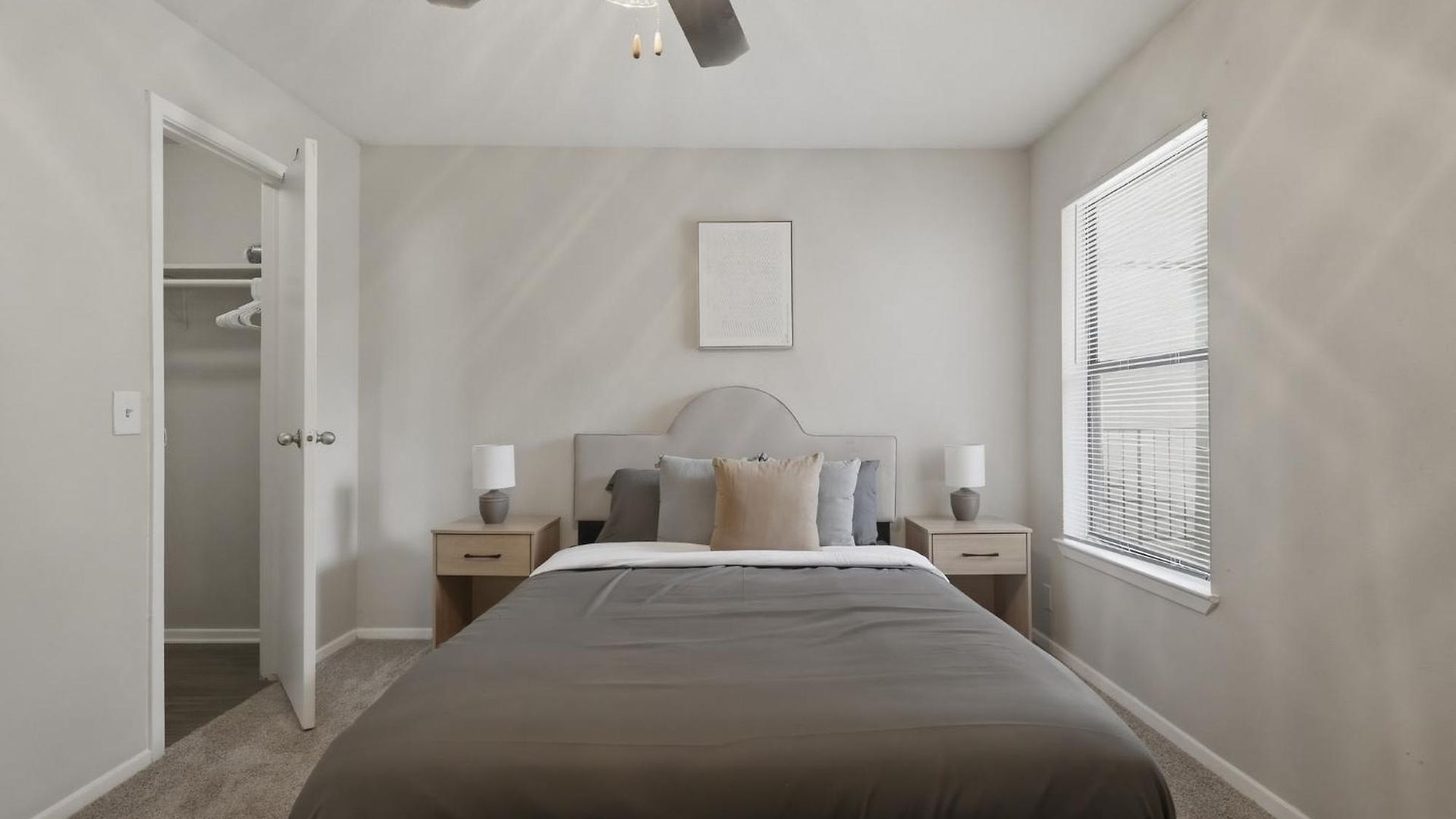 Cozy Retreat Near Airport & Hotspots Apartment