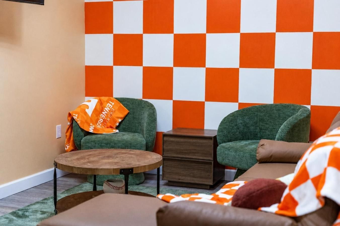 Game Day Getaway Vols Themed Near Vanderbilt
