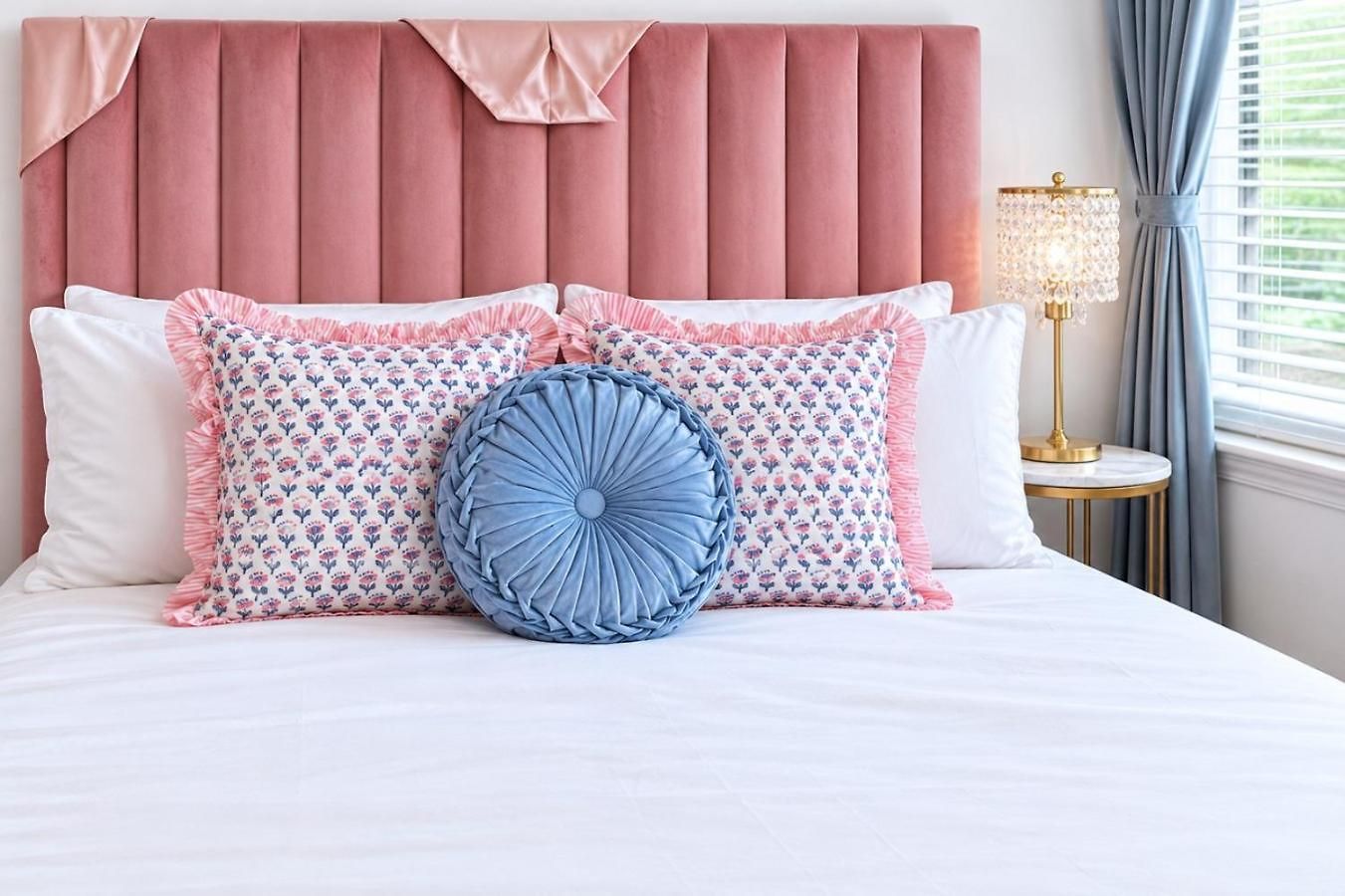 Sweet & Glam Pop Near Vanderbilt & Downtown Nashville