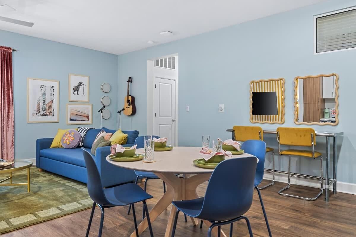 2br W Glam Station & Karaoke Near Broadway Nashville