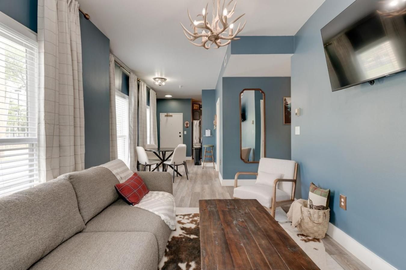Game Day Getaway, Vols-themed Near Vanderbilt Apartment Nashville
