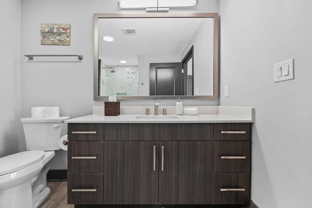 Stylish 2br Near Sylvan Park- Music Views Apartment