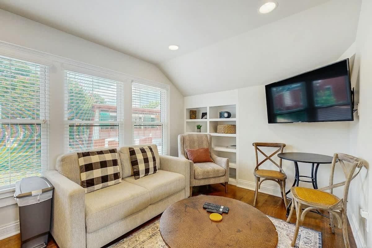 Modern Downtown Escape Modern Decor Fast Wifi * Nashville