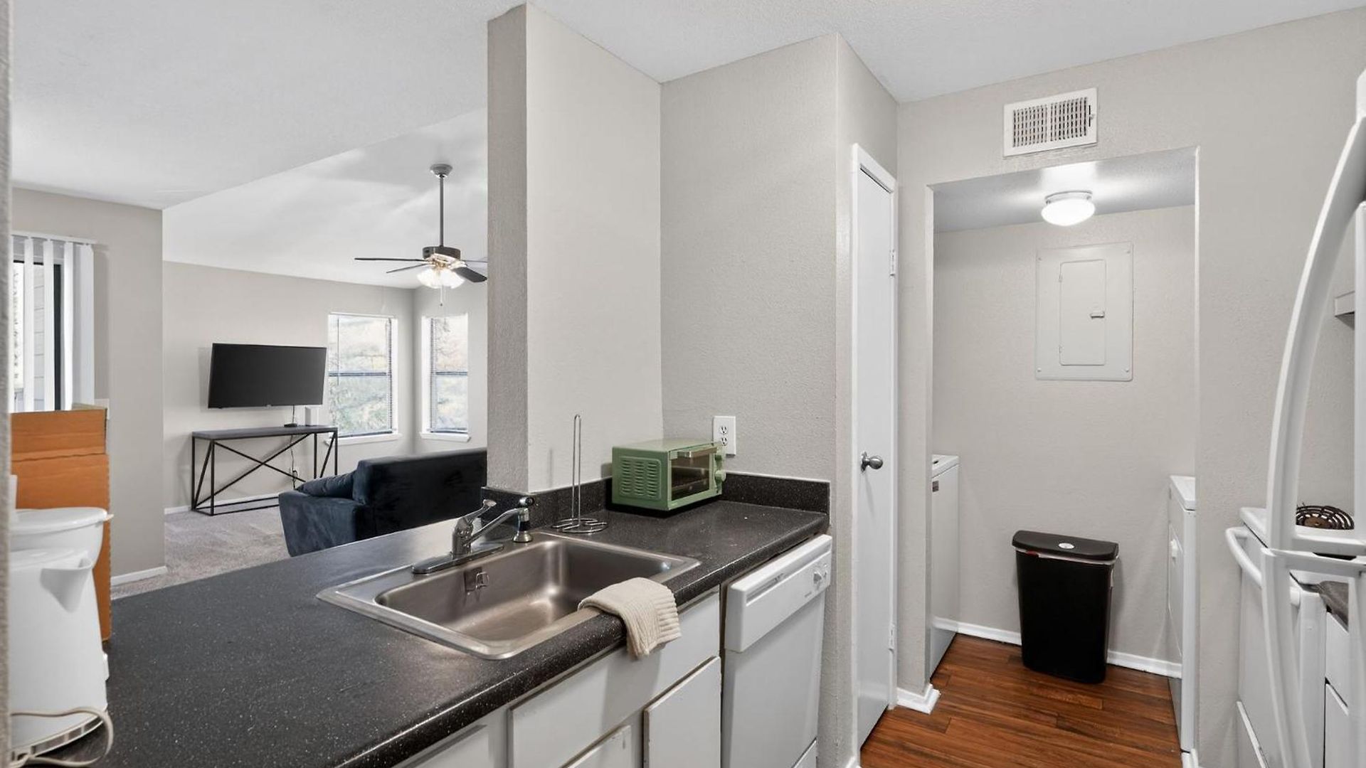 Cozy Retreat Near Airport & Hotspots Apartment Nashville
