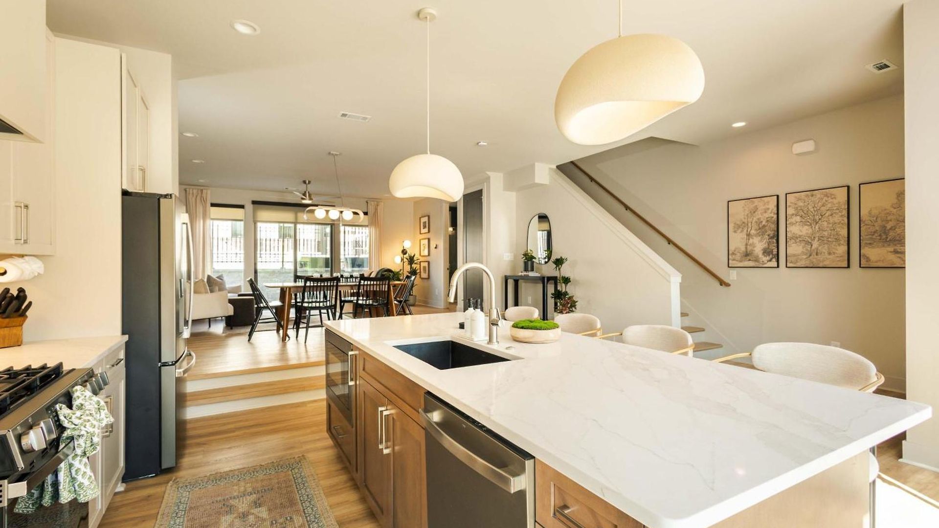 Heated Pool, Sauna & Firepit | Walk To Live Music Apartment *