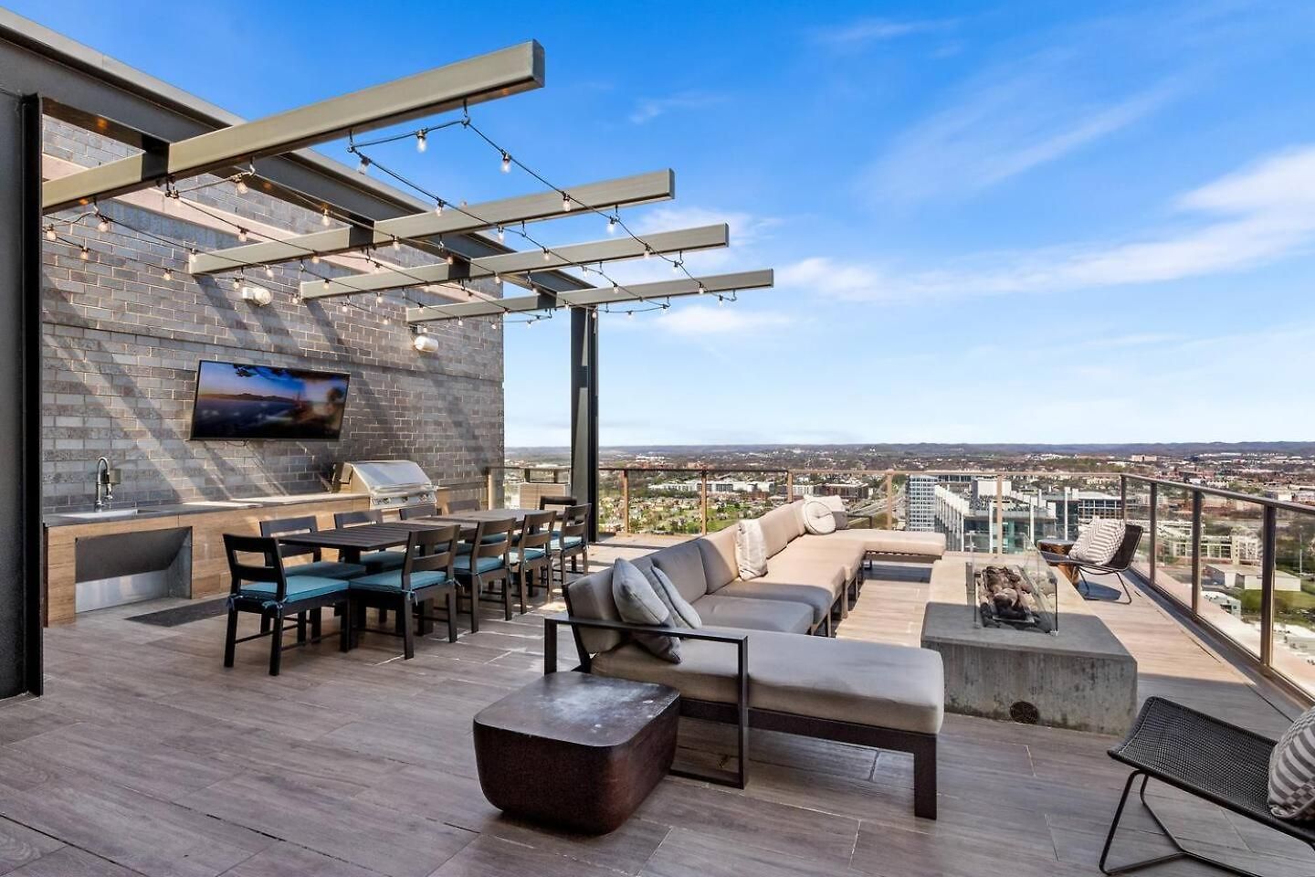 Gulch Gem Pool, Walkable + Parking *