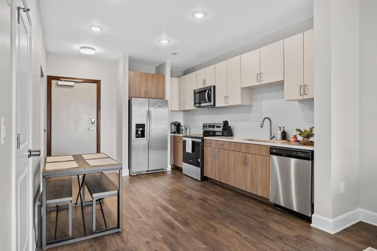 2br Near Broadway W Fireplace & Pool Apartment Nashville