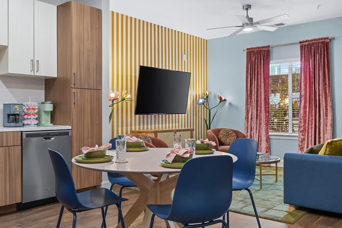 Apartment 2br W Glam Station & Karaoke Near Broadway