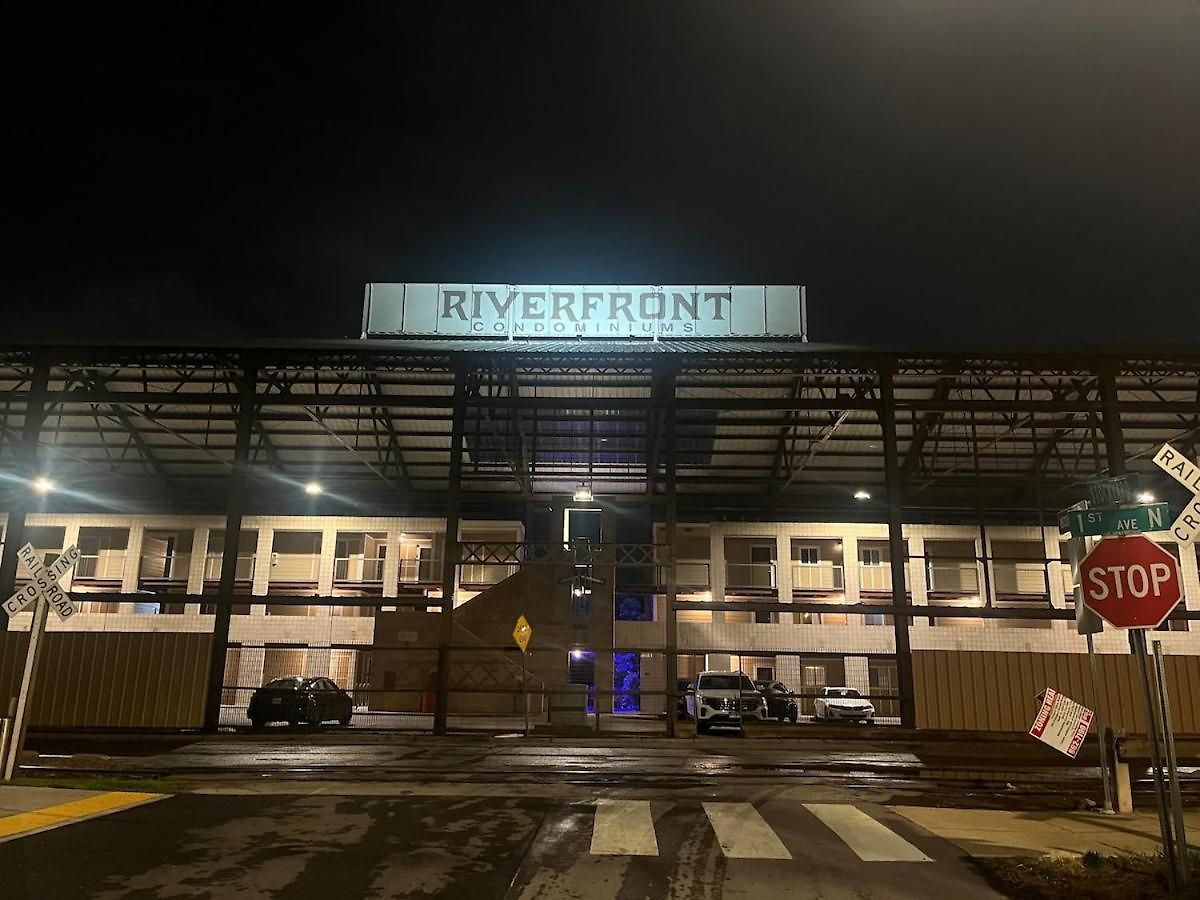 Apartment Riverside Rhythm! Waterfront & Walk To Broadway! Nashville