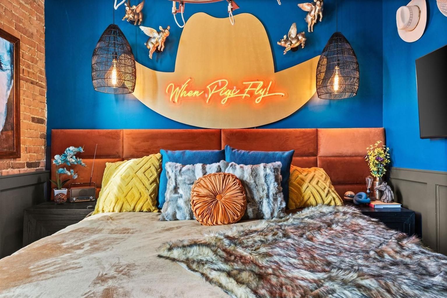 The Songbird-luxury Penthouse Steps To Broadway