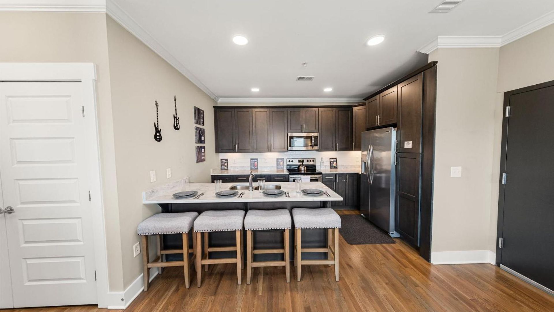 Apartment Great Location 2 Bedroom Minutes To Downtown