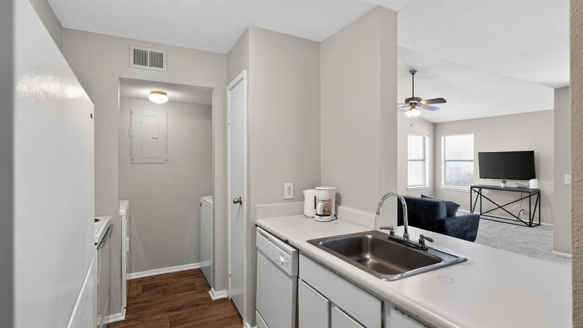 Apartment Modern Minutes From Downtown *